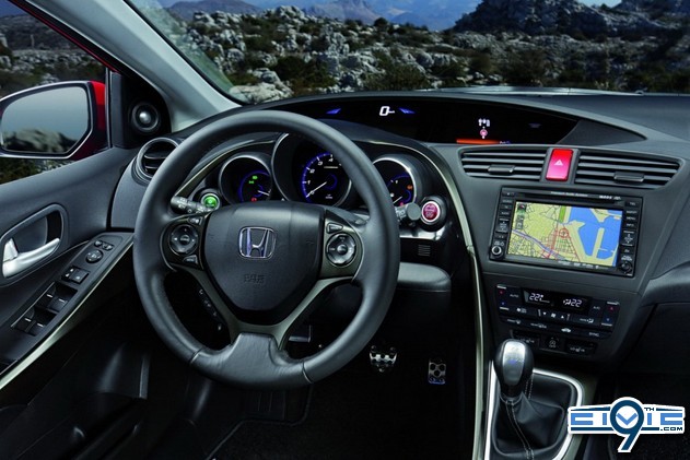 Honda_Civic_Hatchback_Euro_Spec_Interior_Feature_View.jpg