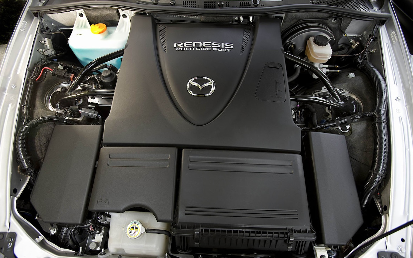 2011-Mazda-RX8-engine-bay-renesis.jpg