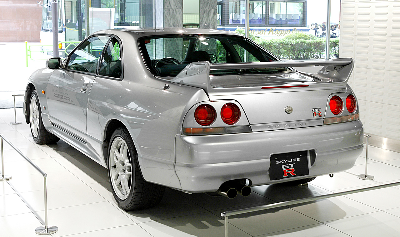 Nissan_Skyline_R33_GT-R_002.jpg