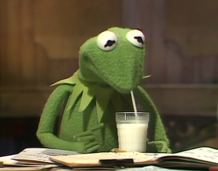 Kermit_drinks.jpg