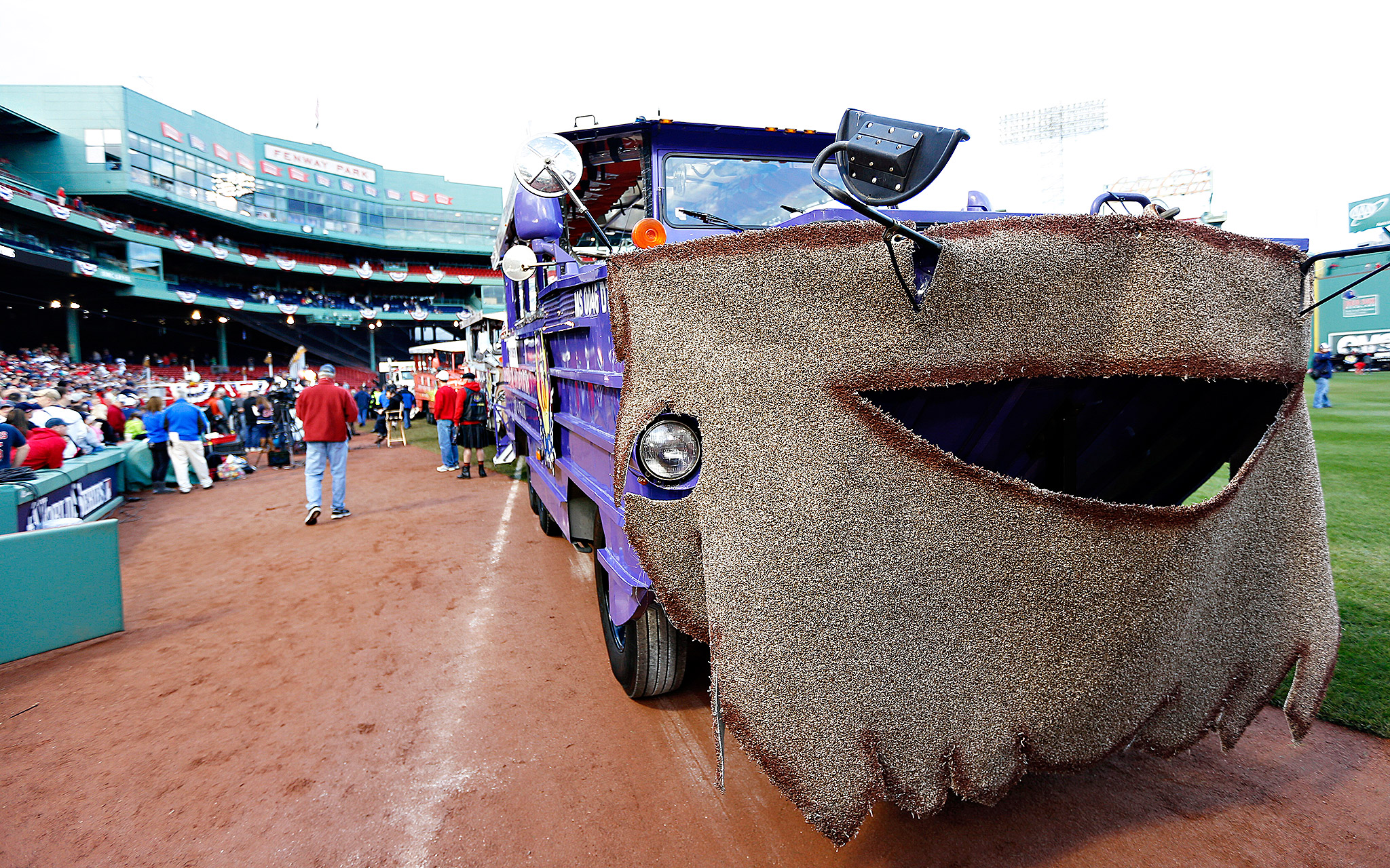 bos_parade_02.jpg