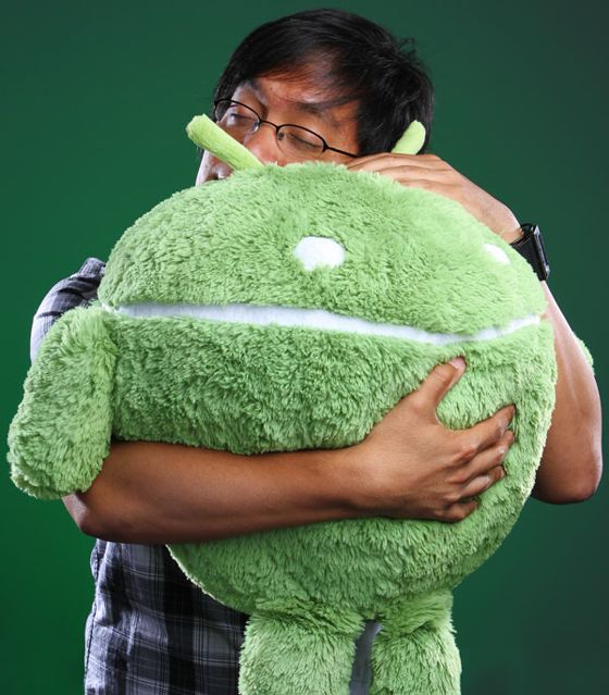 e93a_android_squishables_hug.jpg