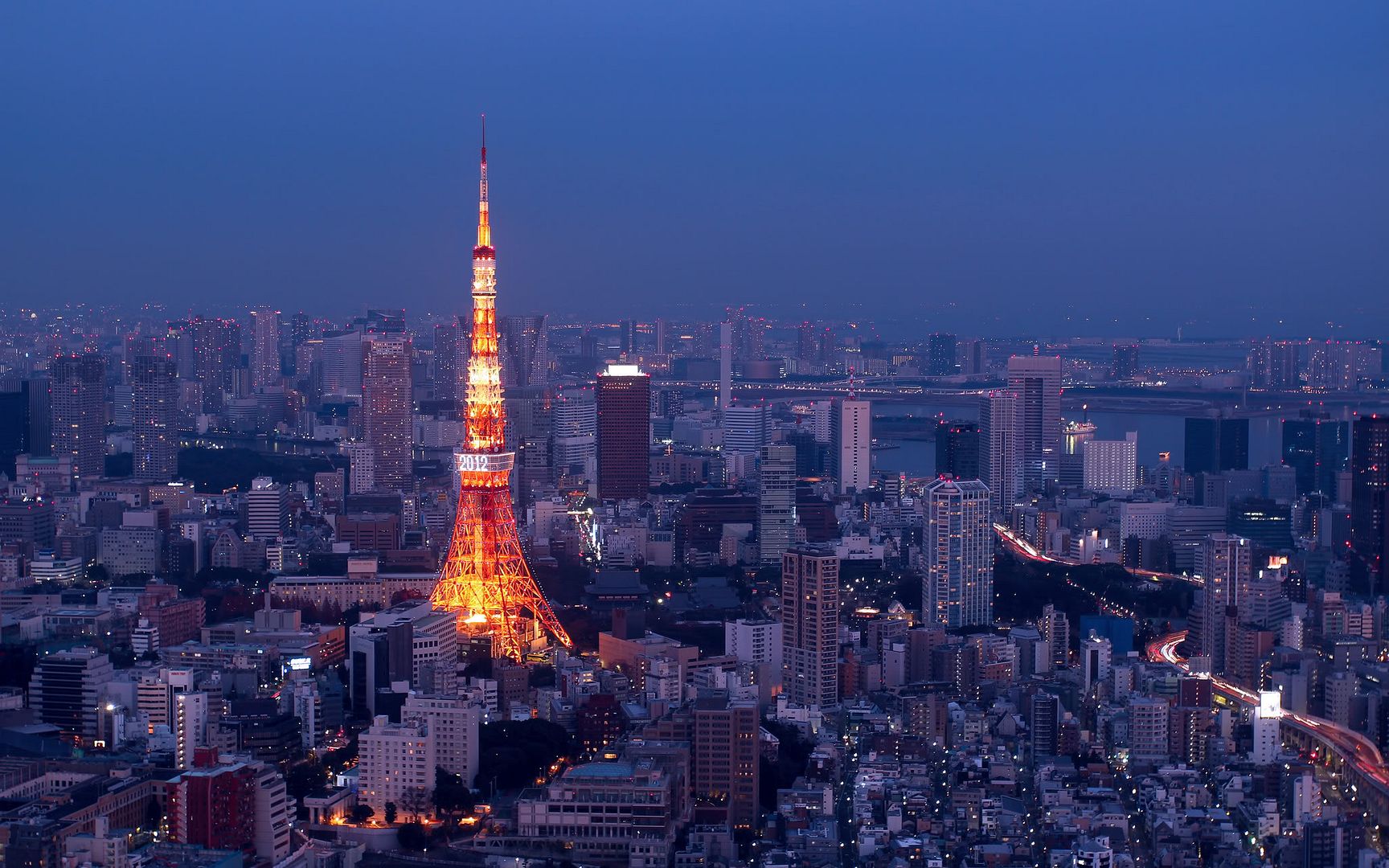 02818_tokyoskyline_2560x1600.jpg