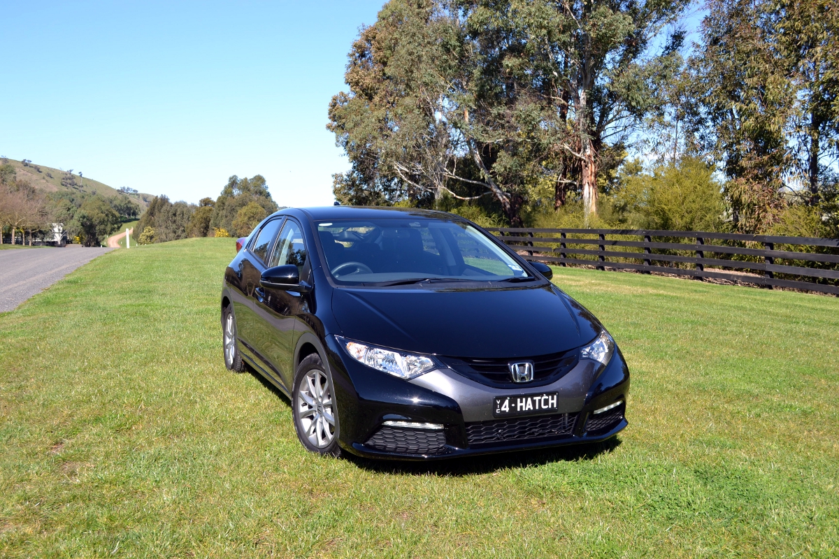 2012-honda-civic-hatch-vti-s-01.jpg