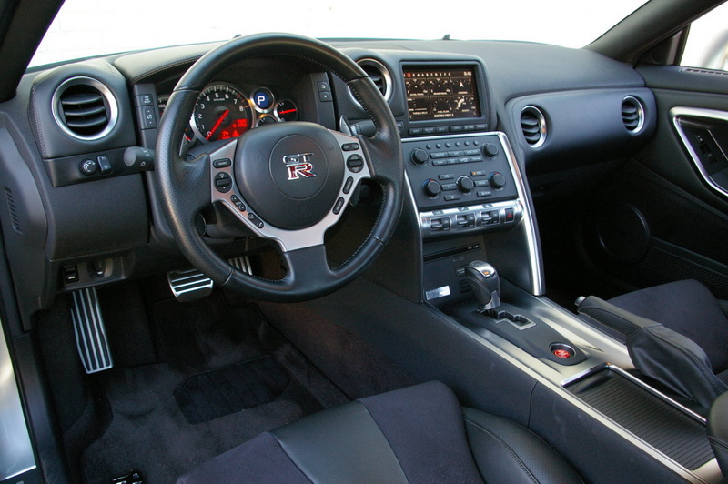 ag_10gtr_interior.sized.jpg