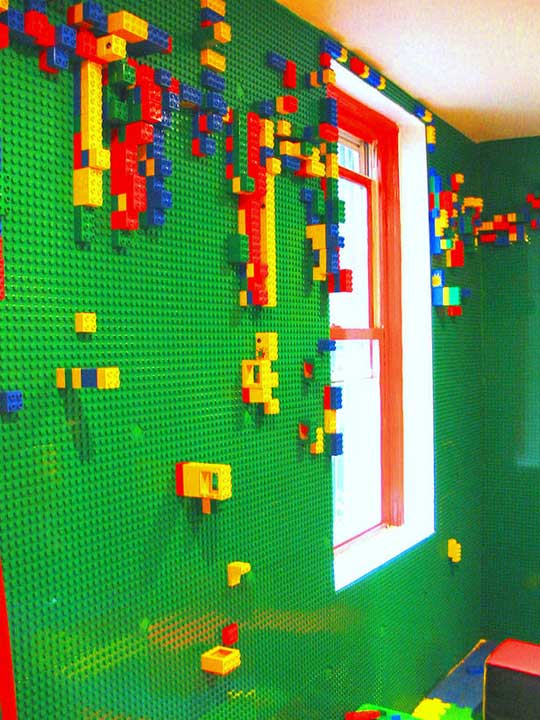 2011_legowall.jpg