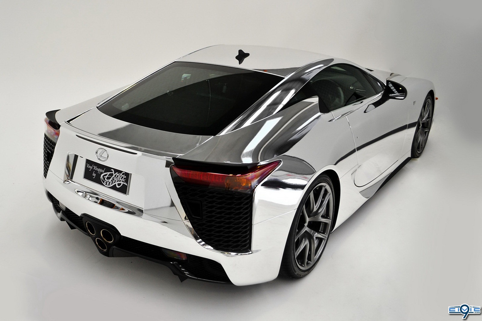 Lexus_LFA_Chrome_1_255B2_255D.jpg