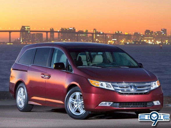2012_Honda_Odyssey_Front_Angle_588x441.jpg