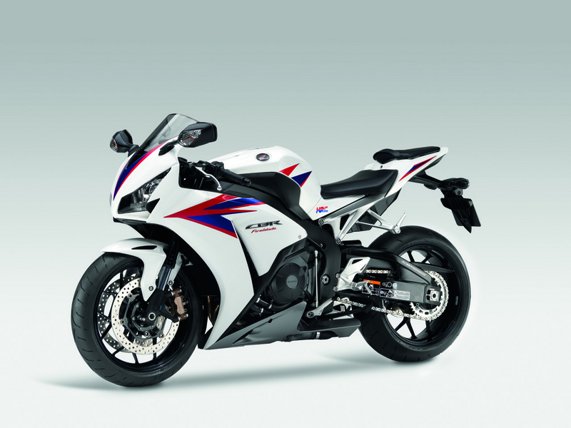 2012_honda_cbr1000rr_fireblade_2_1316802548.sized.jpg