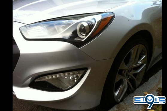 2013_Hyundai_Genesis_Coupe_1.jpg