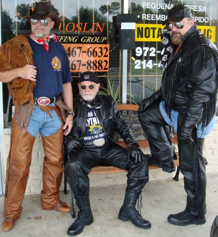 biker_dudes_in_leather.jpg