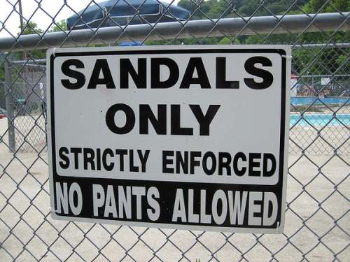 funny_bizarre_signs_5.jpg