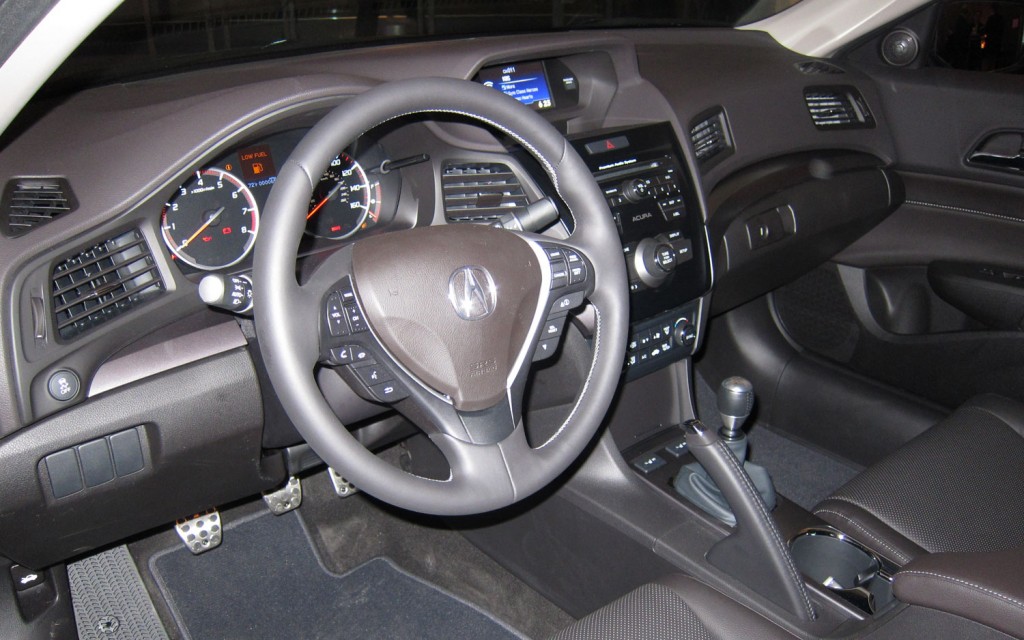 2013_Acura_ILX_interior_view_1024x640.jpg
