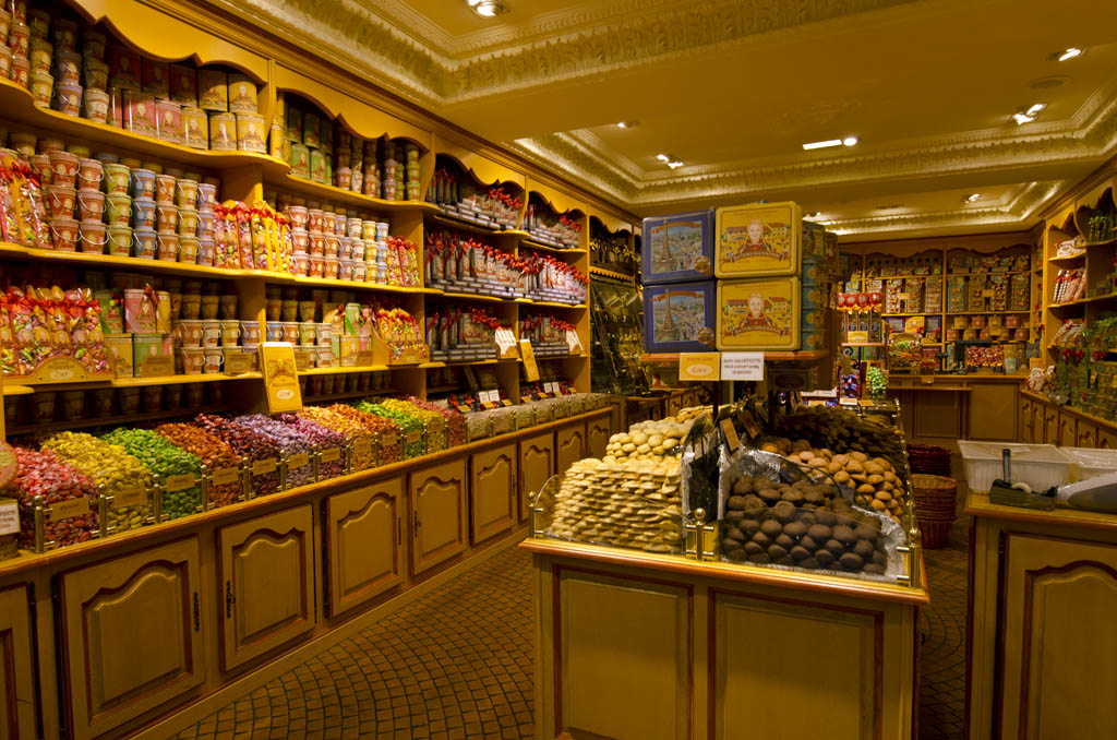 pariscandystore.jpg