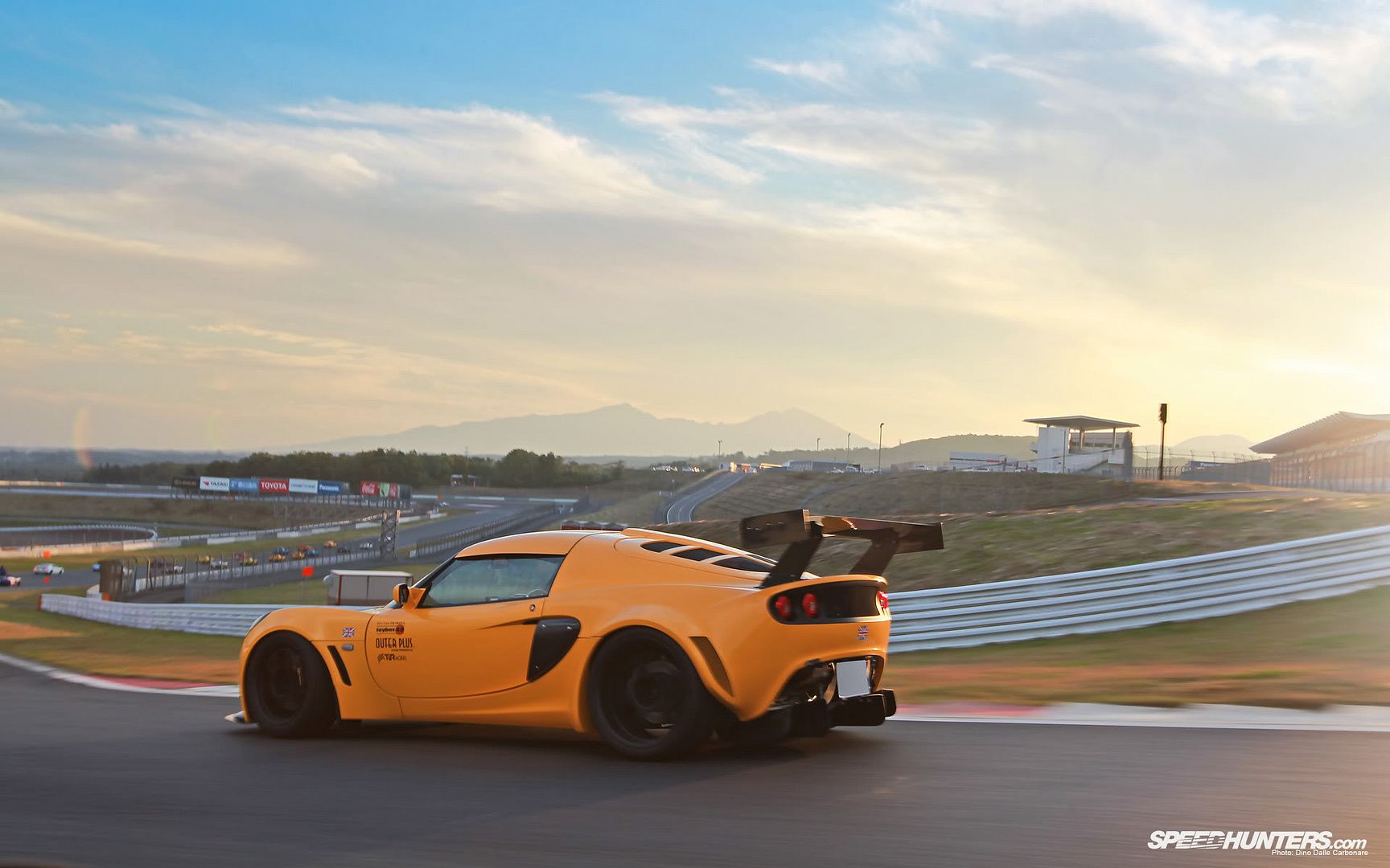 Exige-Hi.jpg