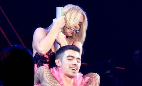 1123-britney-spears-joe-jonas-600x362.jpg