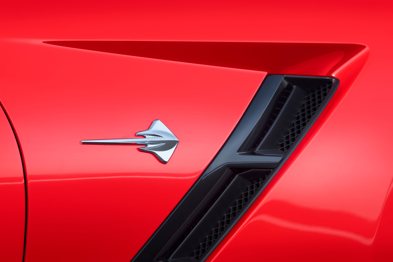 005_2014_chevrolet_corvette.jpg