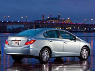 2012-Honda-Civic-Hybrid-Rear-320X240.jpg